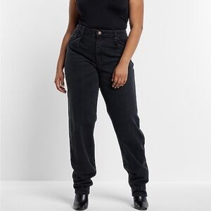 NWT Women’s Express Black Tapered Jeans Size 16 Short